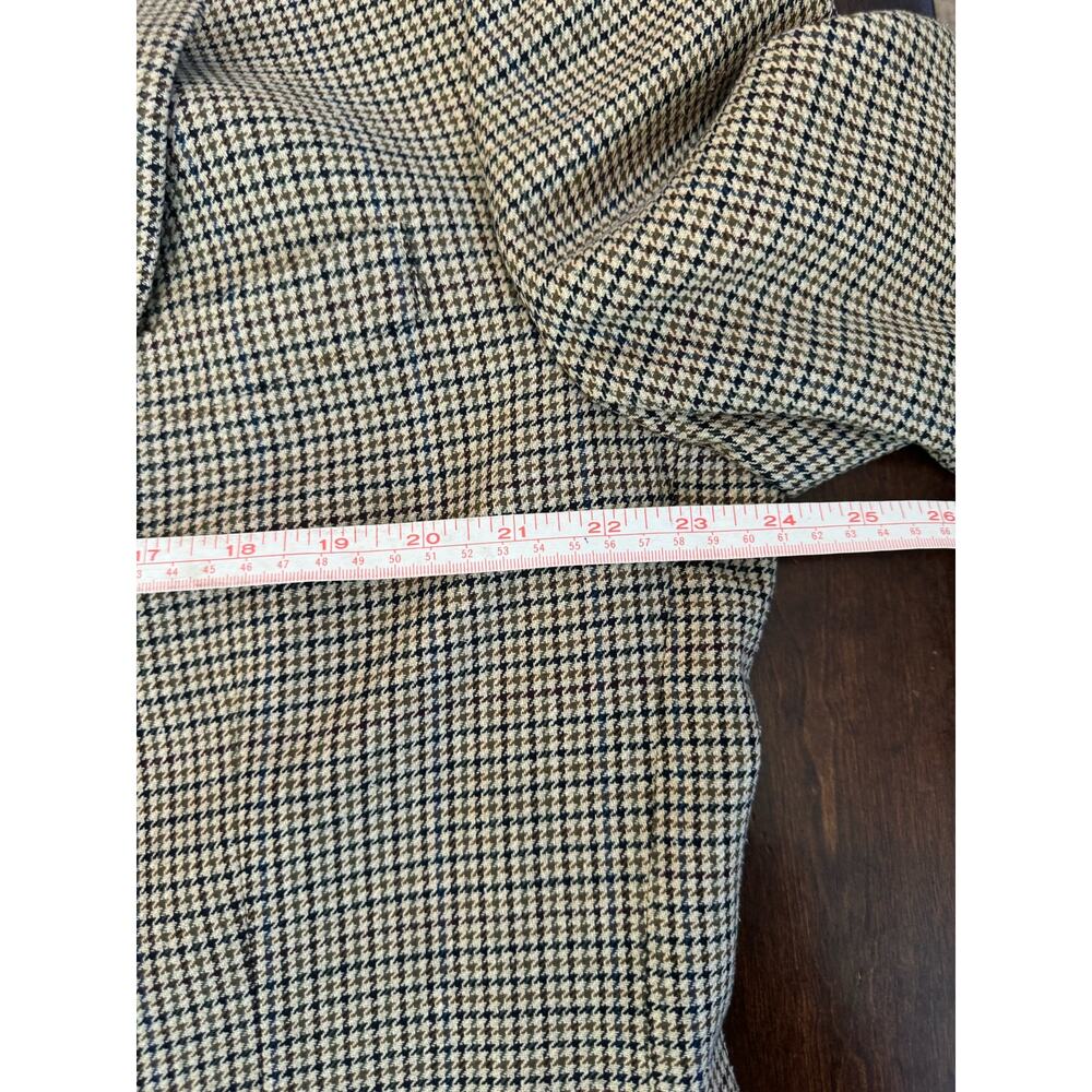 AKA Eddie Bauer Silk and Wool 2 Button Blazer.  Size 44R - Picture 10 of 11